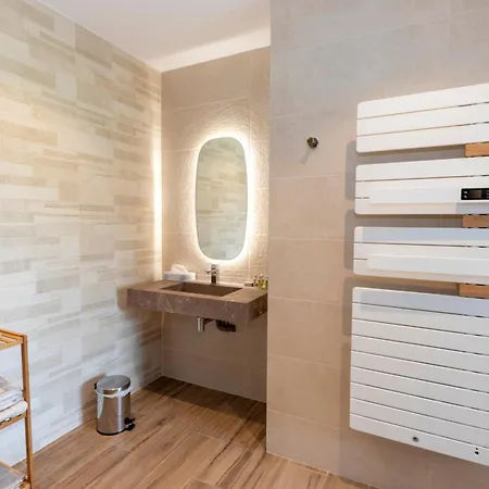 לינה וארוחת בוקר Chez Watersy