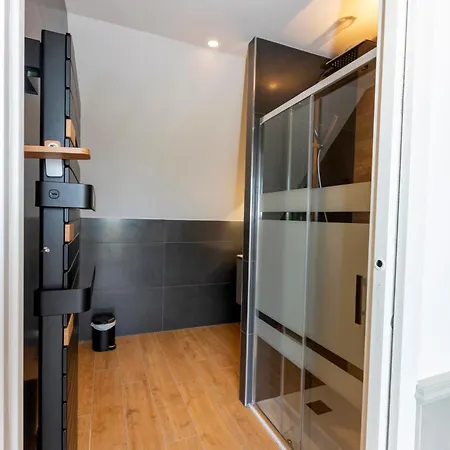 לינה וארוחת בוקר Chez Watersy 3*